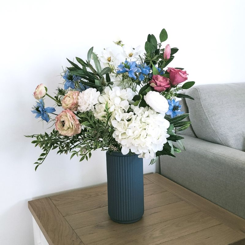 garden-flower-vase-arrangement