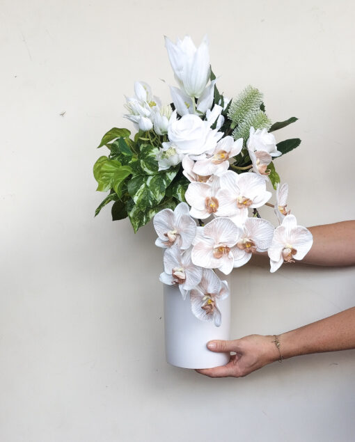 front-facing-orchid-flower-arrangement