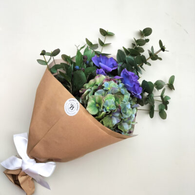 blue-green-flower-bouquet