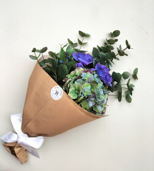 blue-green-flower-bouquet