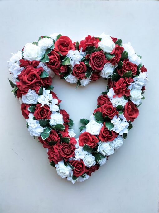 artificial-flower-heart-wreath