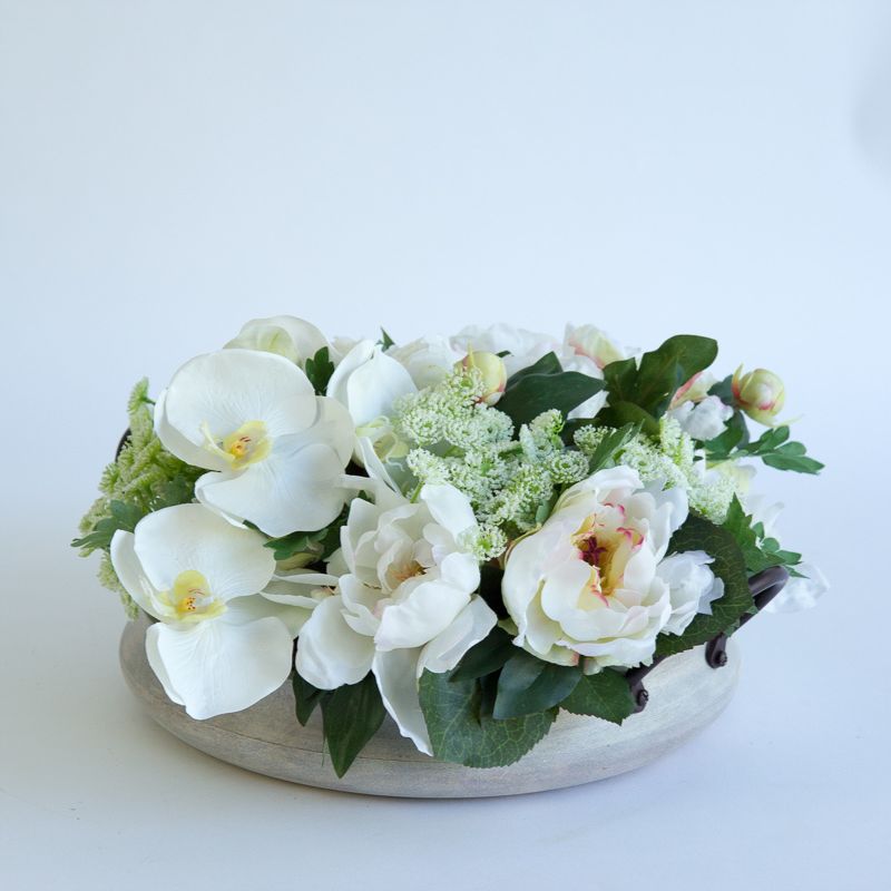 low-bowl-flower-arrangement