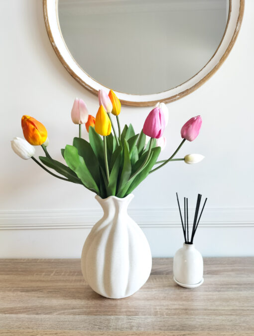 faux-tulip-arrangement